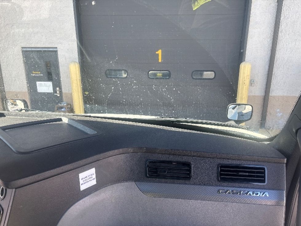 Day Cab Tractor-Heavy Duty Tractors-Freightliner-2019-T12664ST-Brooklyn Park-MN-635,005\n\t\tmiles-$ 22,250 - Image 13