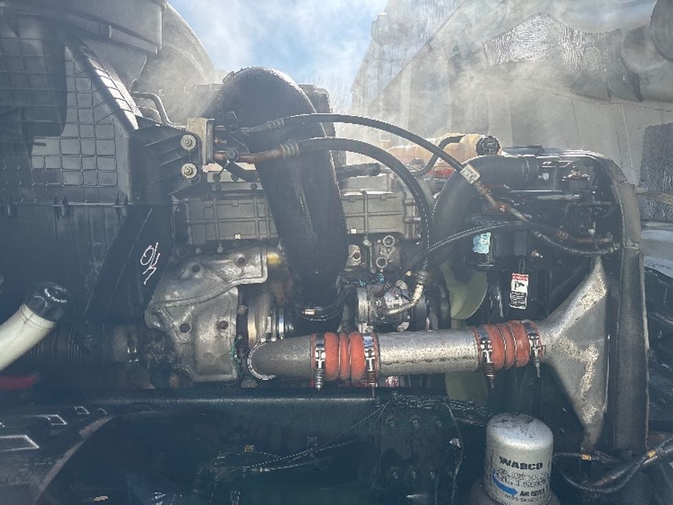 Day Cab Tractor-Heavy Duty Tractors-Freightliner-2019-T12664ST-Brooklyn Park-MN-635,005\n\t\tmiles-$ 22,250 - Image 15