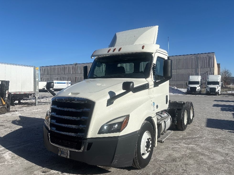 Day Cab Tractor-Heavy Duty Tractors-Freightliner-2019-T12664ST-Brooklyn Park-MN-635,005\n\t\tmiles-$ 22,250 - Image 3