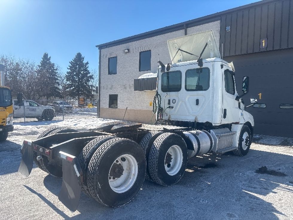 Day Cab Tractor-Heavy Duty Tractors-Freightliner-2019-T12664ST-Brooklyn Park-MN-635,005\n\t\tmiles-$ 22,250 - Image 7