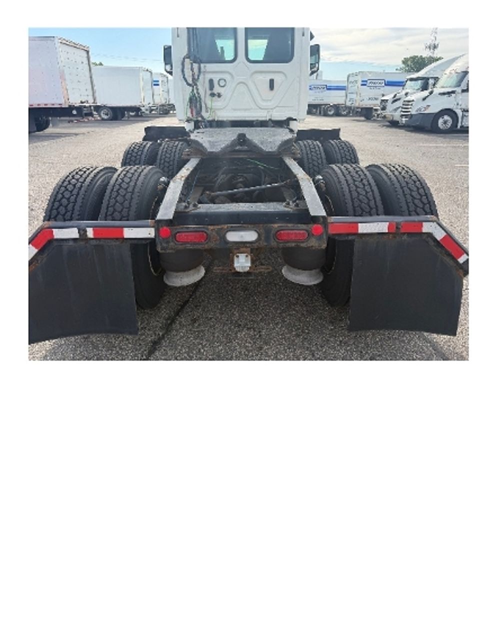 Day Cab Tractor-Heavy Duty Tractors-Freightliner-2019-T12664ST-Brooklyn Park-MN-639,656\n\t\tmiles-$ 28,000 - Image 6