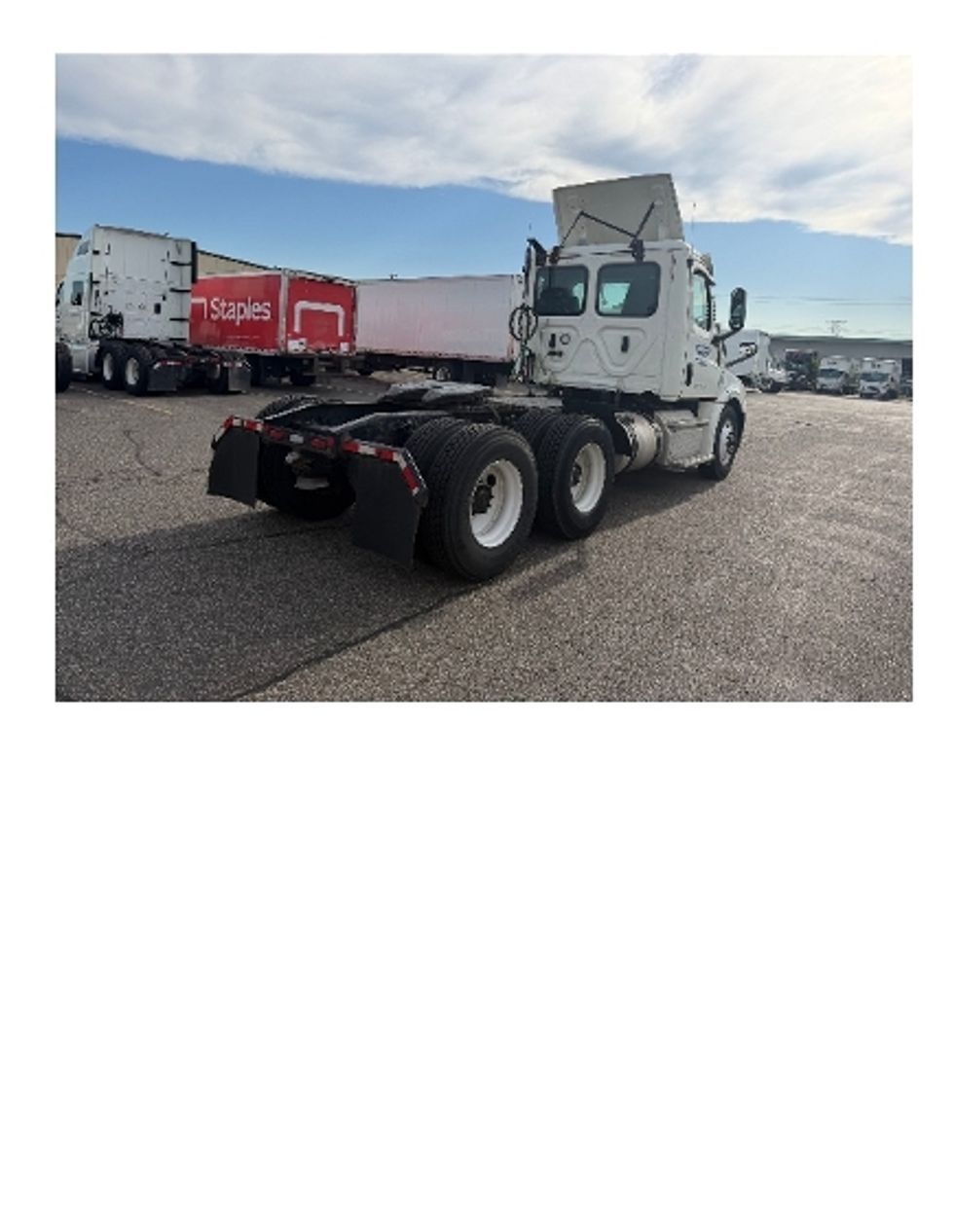 Day Cab Tractor-Heavy Duty Tractors-Freightliner-2019-T12664ST-Brooklyn Park-MN-639,656\n\t\tmiles-$ 28,000 - Image 7