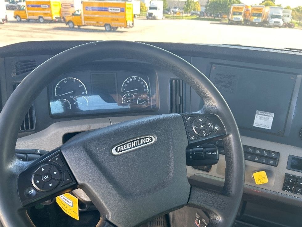 Day Cab Tractor-Heavy Duty Tractors-Freightliner-2019-T12664ST-Byron Center-MI-309,227\n\t\tmiles-$ 58,250 - Image 11
