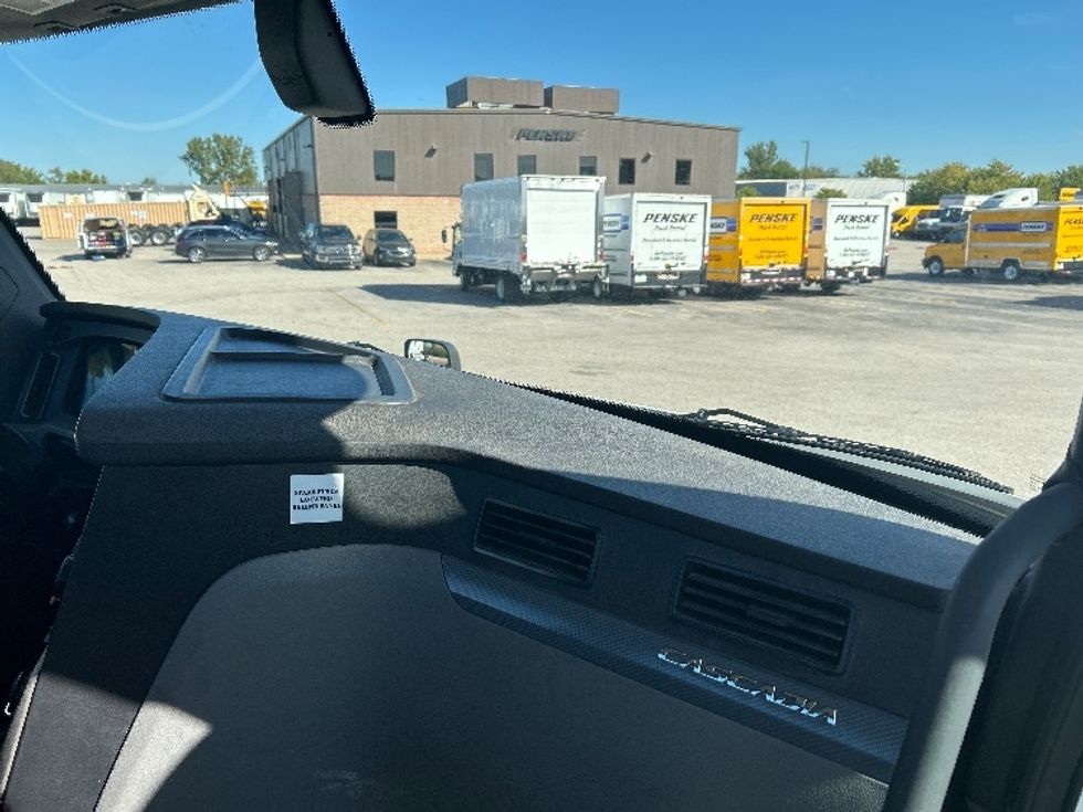 Day Cab Tractor-Heavy Duty Tractors-Freightliner-2019-T12664ST-Byron Center-MI-309,227\n\t\tmiles-$ 58,250 - Image 13