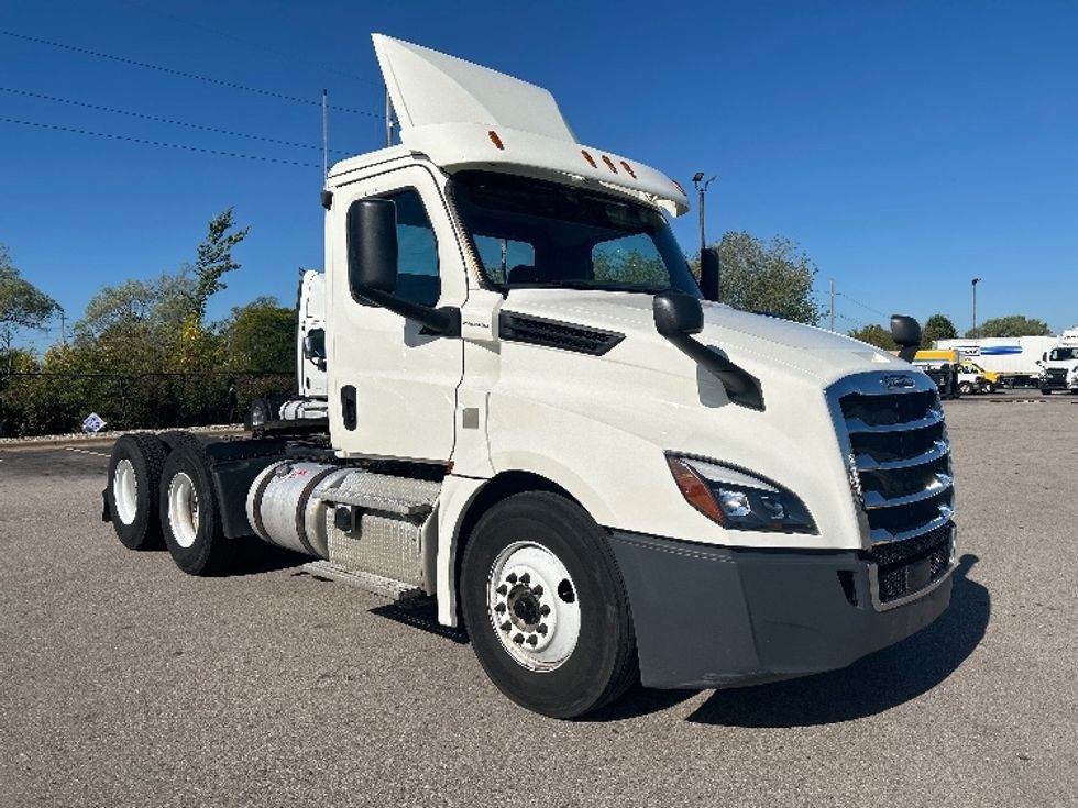 Day Cab Tractor-Heavy Duty Tractors-Freightliner-2019-T12664ST-Byron Center-MI-309,227\n\t\tmiles-$ 58,250 - Image 3