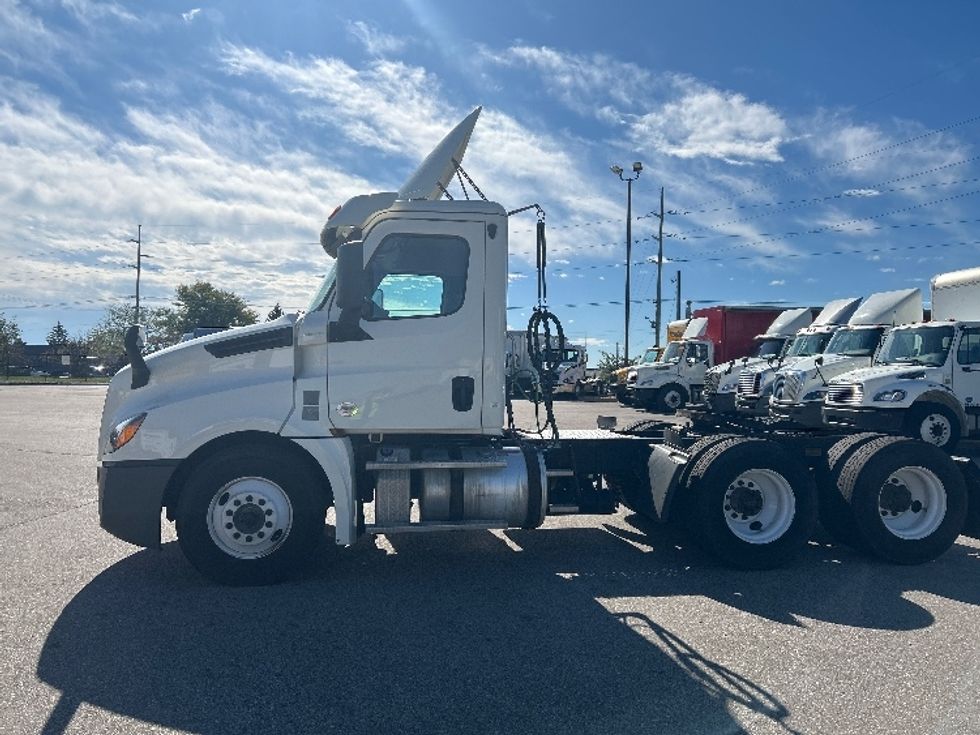 Day Cab Tractor-Heavy Duty Tractors-Freightliner-2019-T12664ST-Byron Center-MI-309,227\n\t\tmiles-$ 58,250 - Image 4