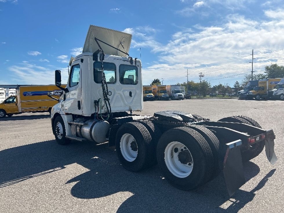 Day Cab Tractor-Heavy Duty Tractors-Freightliner-2019-T12664ST-Byron Center-MI-309,227\n\t\tmiles-$ 58,250 - Image 5
