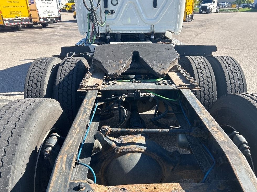 Day Cab Tractor-Heavy Duty Tractors-Freightliner-2019-T12664ST-Byron Center-MI-309,227\n\t\tmiles-$ 58,250 - Image 6