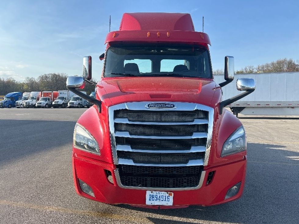Day Cab Tractor-Heavy Duty Tractors-Freightliner-2019-T12664ST-Byron Center-MI-465,162\n\t\tmiles-$ 34,500 - Image 2