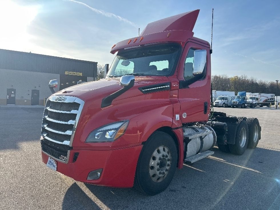 Day Cab Tractor-Heavy Duty Tractors-Freightliner-2019-T12664ST-Byron Center-MI-465,162\n\t\tmiles-$ 34,500 - Image 3