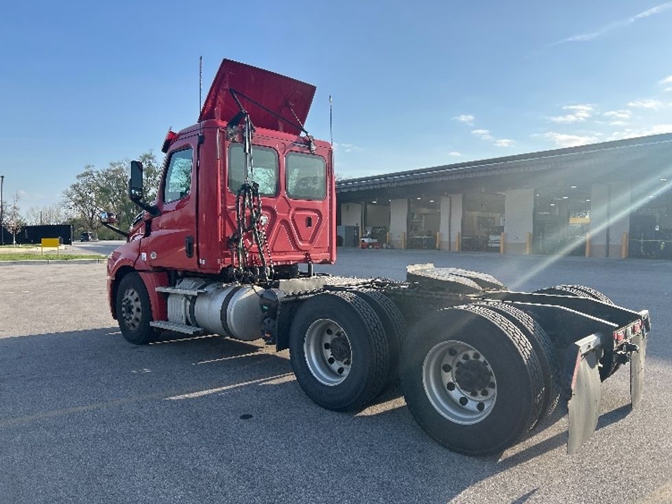 Day Cab Tractor-Heavy Duty Tractors-Freightliner-2019-T12664ST-Byron Center-MI-465,162\n\t\tmiles-$ 34,500 - Image 5
