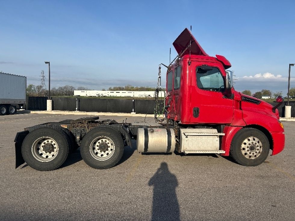 Day Cab Tractor-Heavy Duty Tractors-Freightliner-2019-T12664ST-Byron Center-MI-465,162\n\t\tmiles-$ 34,500 - Image 8