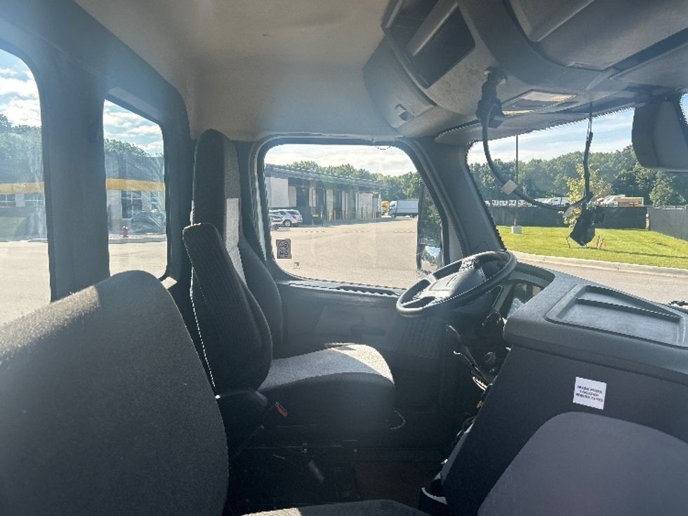 Day Cab Tractor-Heavy Duty Tractors-Freightliner-2019-T12664ST-Byron Center-MI-507,979\n\t\tmiles-$ 37,750 - Image 14