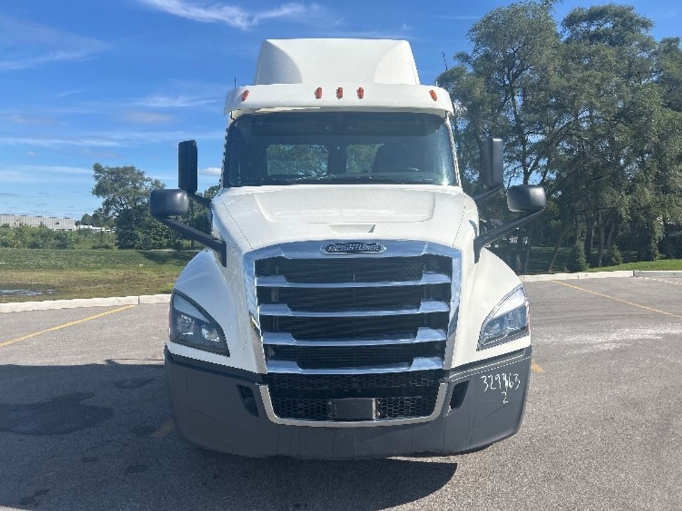 Day Cab Tractor-Heavy Duty Tractors-Freightliner-2019-T12664ST-Byron Center-MI-507,979\n\t\tmiles-$ 37,750 - Image 2