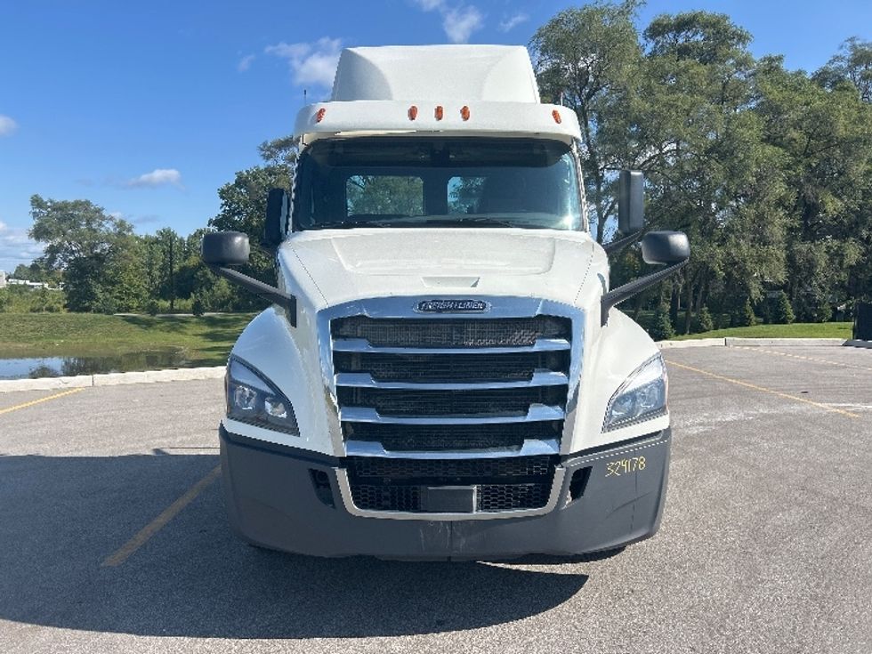 Day Cab Tractor-Heavy Duty Tractors-Freightliner-2019-T12664ST-Byron Center-MI-556,064\n\t\tmiles-$ 34,000 - Image 2