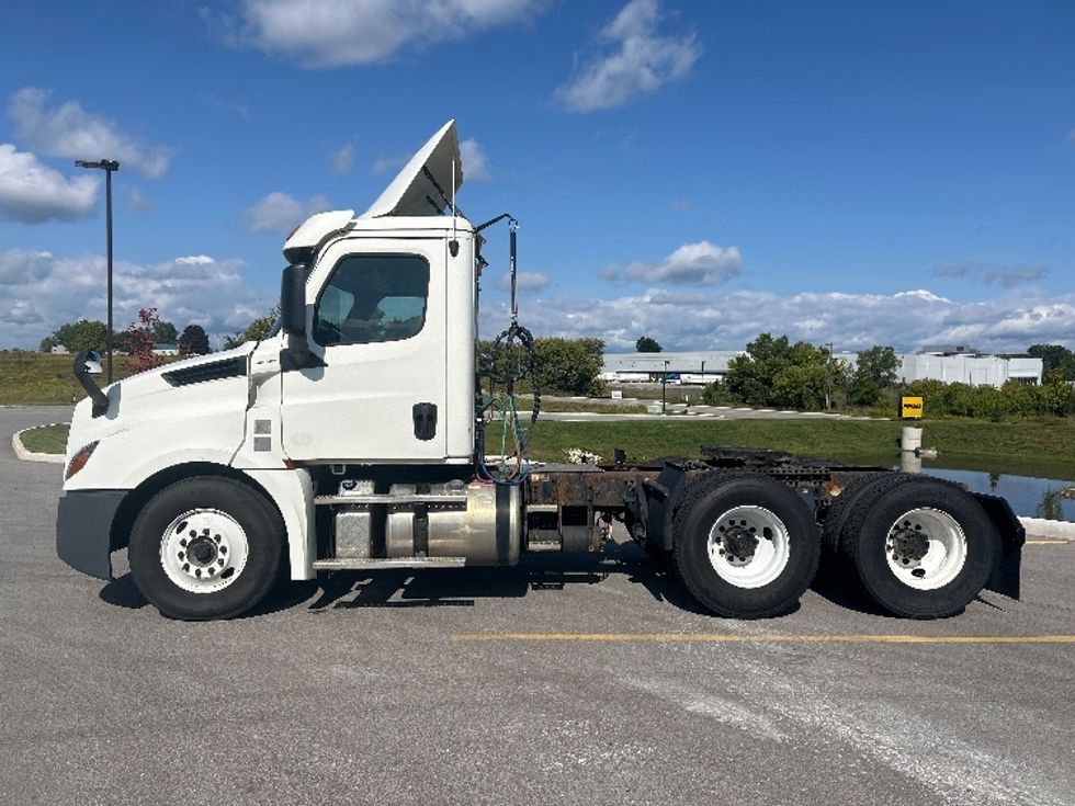 Day Cab Tractor-Heavy Duty Tractors-Freightliner-2019-T12664ST-Byron Center-MI-556,064\n\t\tmiles-$ 34,000 - Image 4