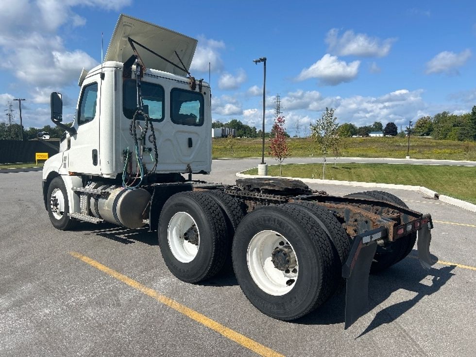 Day Cab Tractor-Heavy Duty Tractors-Freightliner-2019-T12664ST-Byron Center-MI-556,064\n\t\tmiles-$ 34,000 - Image 5