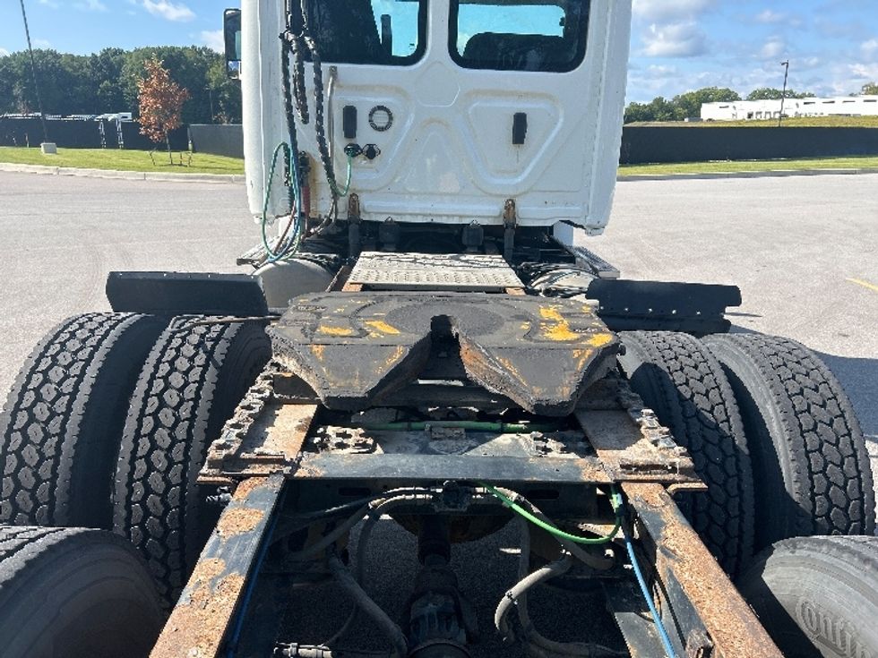 Day Cab Tractor-Heavy Duty Tractors-Freightliner-2019-T12664ST-Byron Center-MI-556,064\n\t\tmiles-$ 34,000 - Image 6