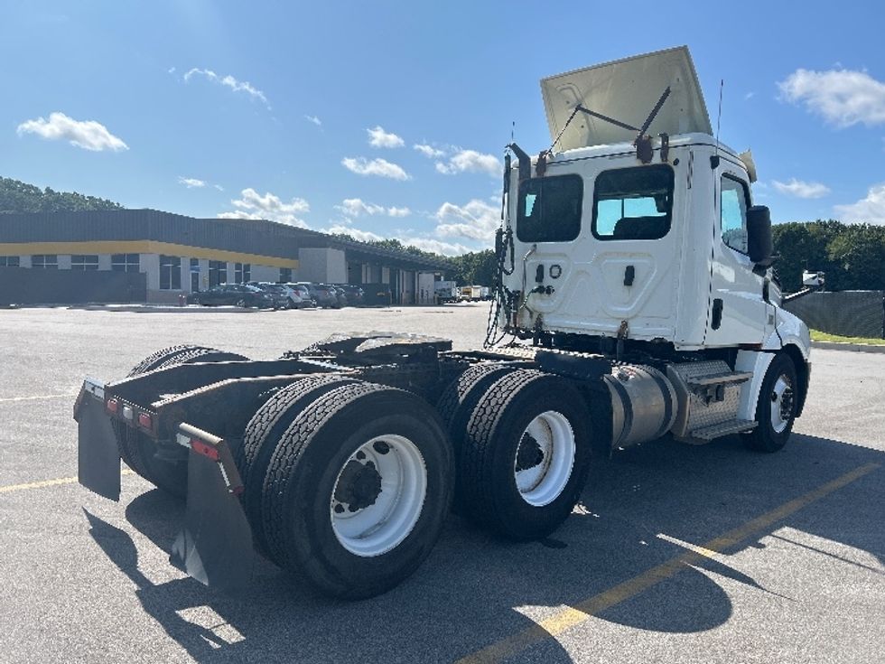 Day Cab Tractor-Heavy Duty Tractors-Freightliner-2019-T12664ST-Byron Center-MI-556,064\n\t\tmiles-$ 34,000 - Image 7