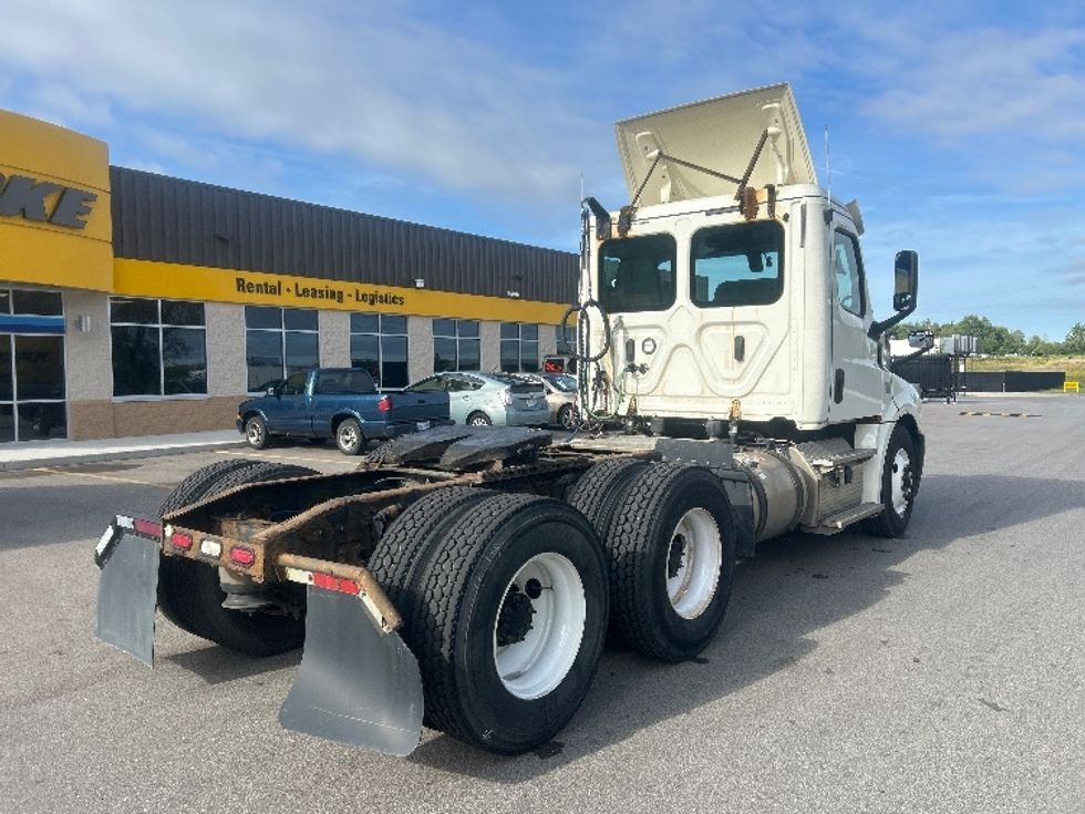 Day Cab Tractor-Heavy Duty Tractors-Freightliner-2019-T12664ST-Byron Center-MI-674,415\n\t\tmiles-$ 26,750 - Image 7