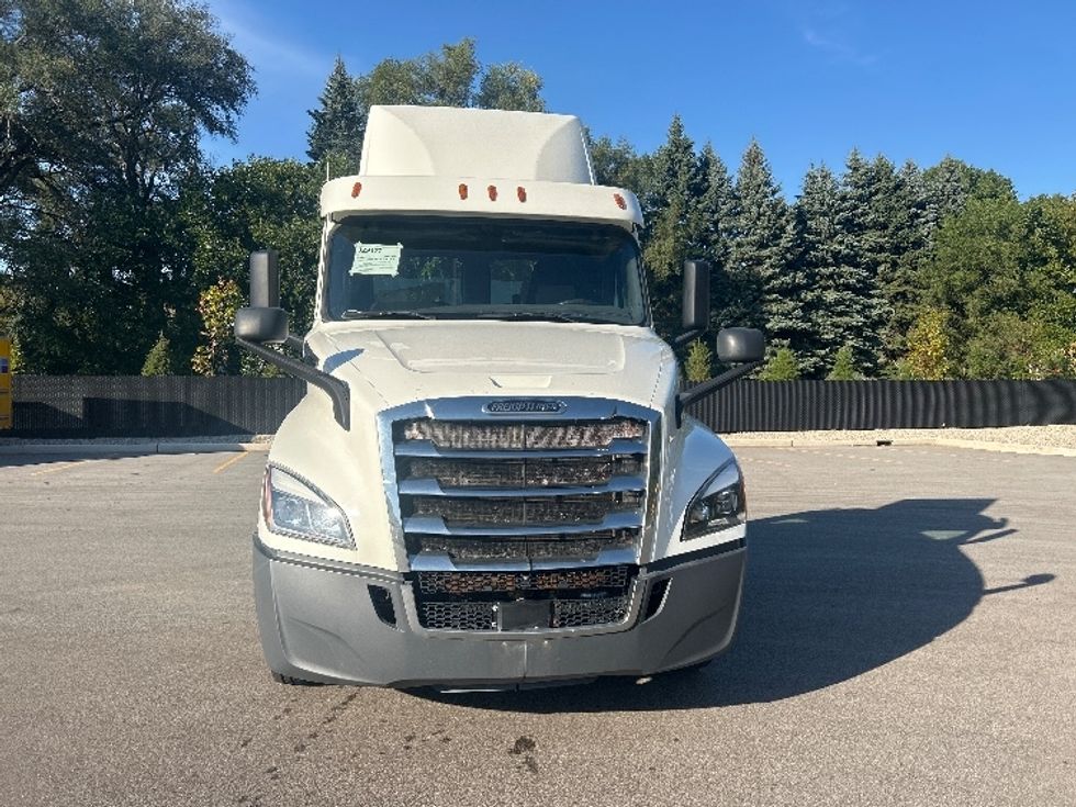 Day Cab Tractor-Heavy Duty Tractors-Freightliner-2019-T12664ST-Byron Center-MI-686,741\n\t\tmiles-$ 25,250 - Image 2