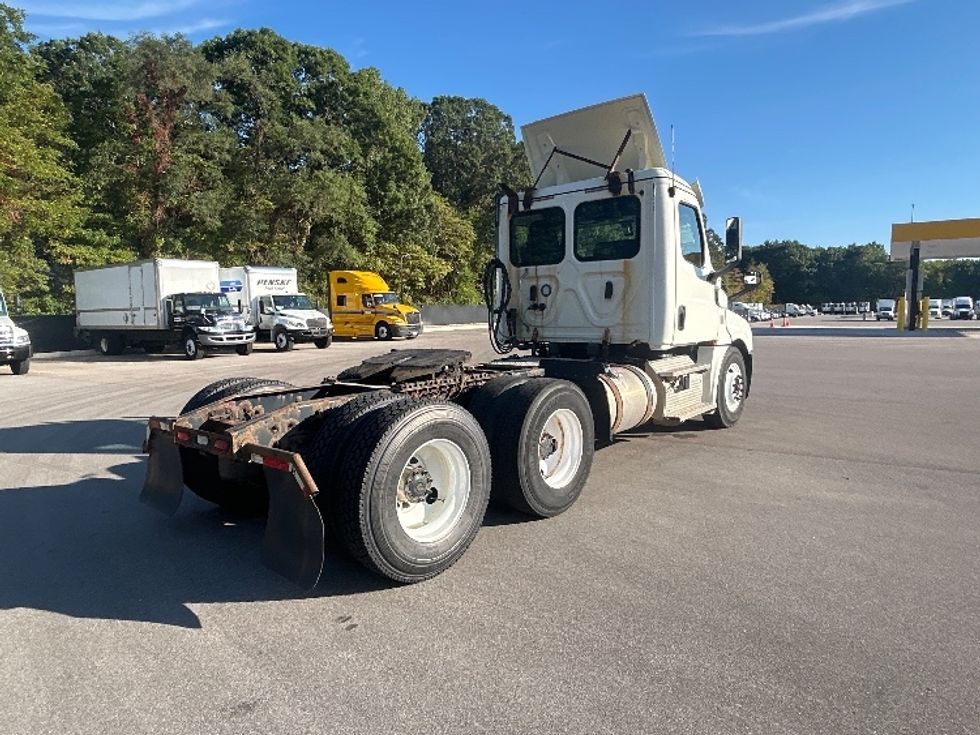 Day Cab Tractor-Heavy Duty Tractors-Freightliner-2019-T12664ST-Byron Center-MI-686,741\n\t\tmiles-$ 25,250 - Image 7