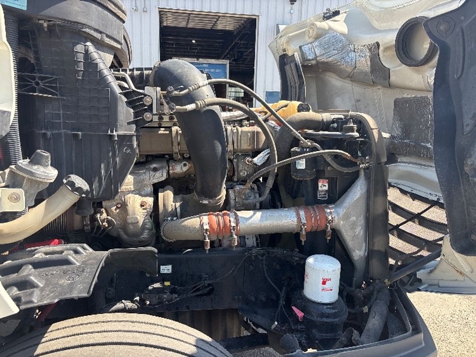 Day Cab Tractor-Heavy Duty Tractors-Freightliner-2019-T12664ST-Calgary-AB-326,579\n\t\tkm-$ 79,250 - Image 14