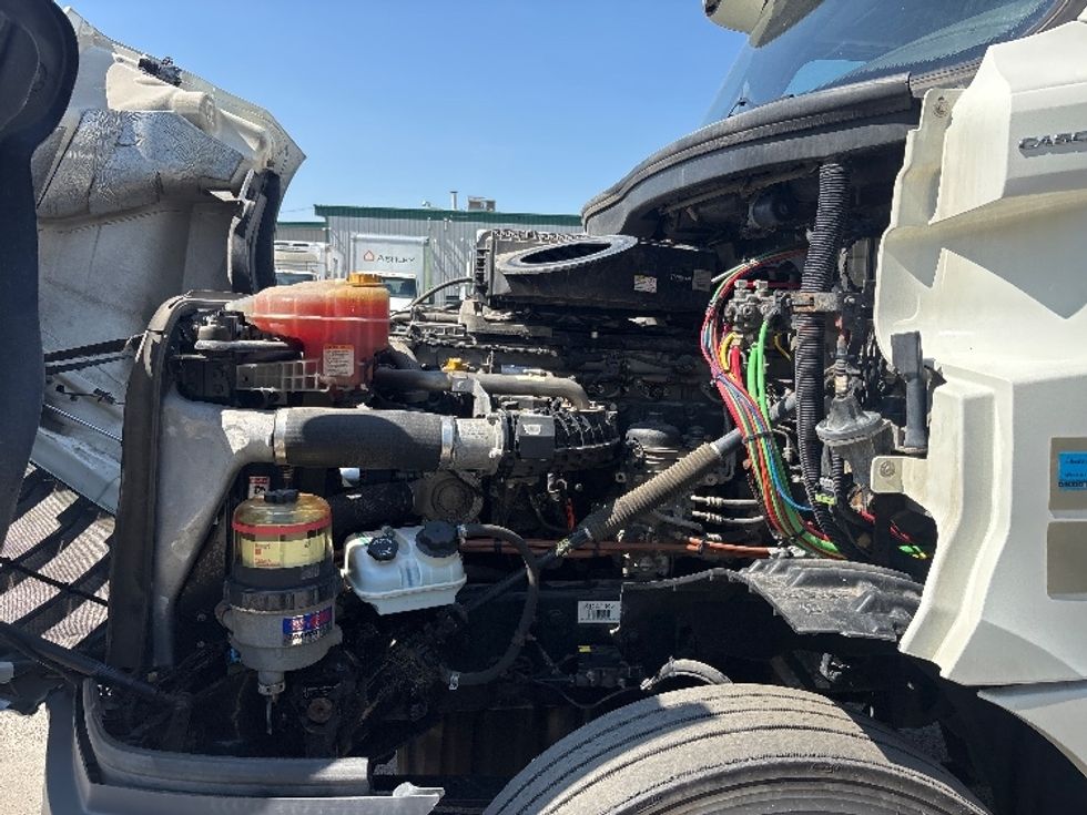 Day Cab Tractor-Heavy Duty Tractors-Freightliner-2019-T12664ST-Calgary-AB-326,579\n\t\tkm-$ 79,250 - Image 15