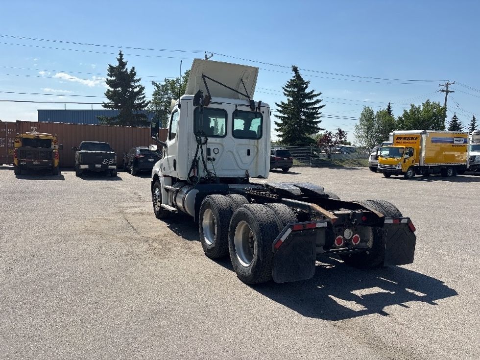 Day Cab Tractor-Heavy Duty Tractors-Freightliner-2019-T12664ST-Calgary-AB-326,579\n\t\tkm-$ 79,250 - Image 5