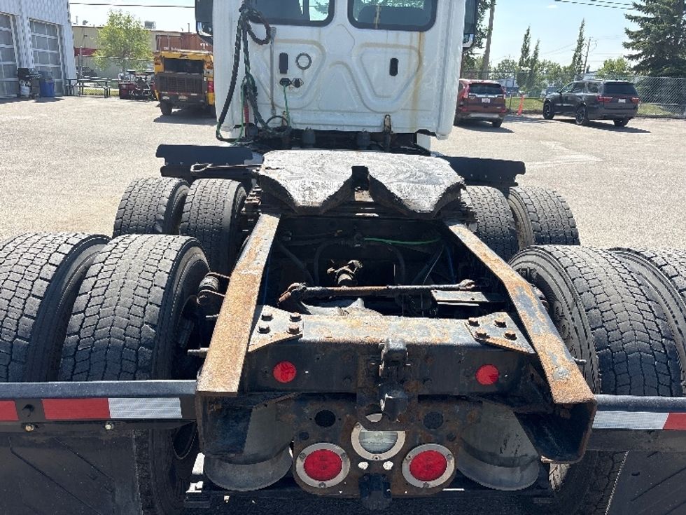Day Cab Tractor-Heavy Duty Tractors-Freightliner-2019-T12664ST-Calgary-AB-326,579\n\t\tkm-$ 79,250 - Image 6