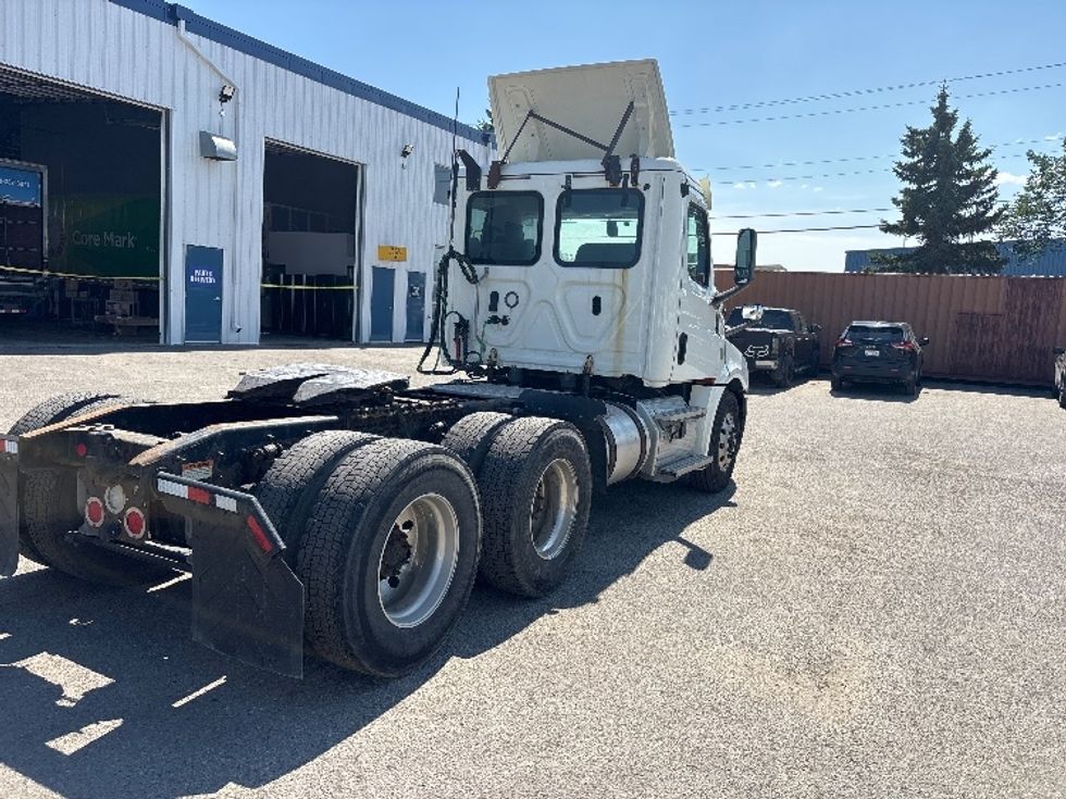 Day Cab Tractor-Heavy Duty Tractors-Freightliner-2019-T12664ST-Calgary-AB-326,579\n\t\tkm-$ 79,250 - Image 7