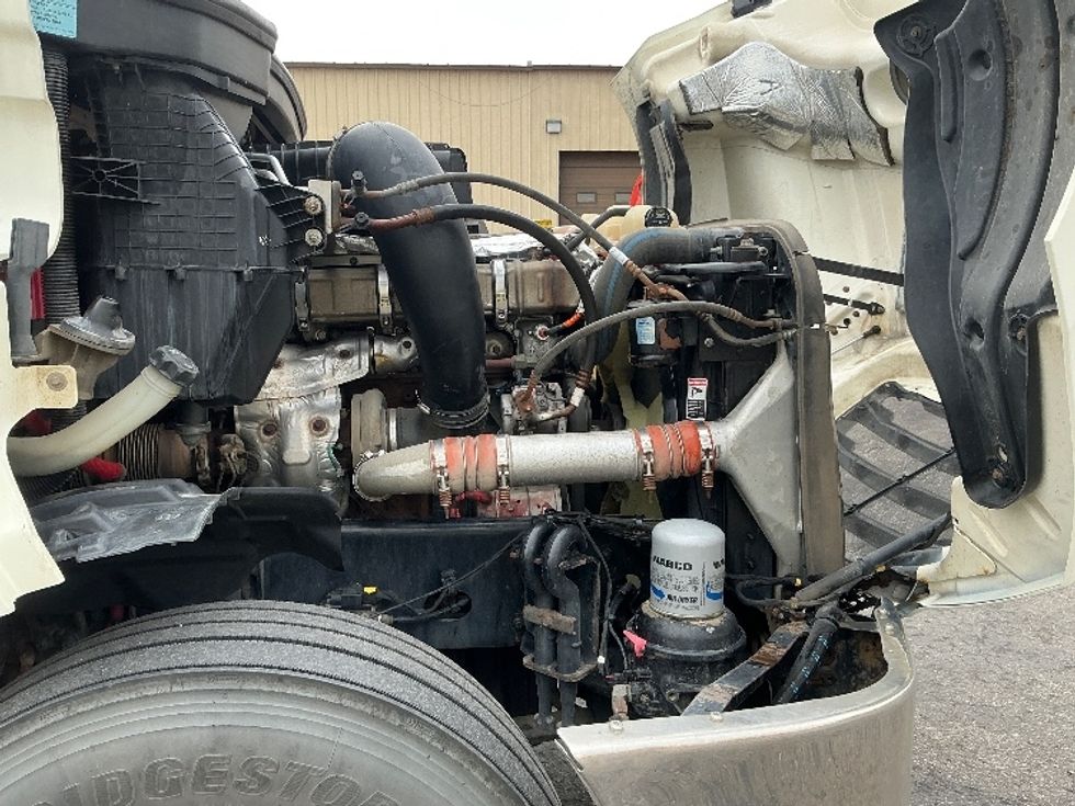 Day Cab Tractor-Heavy Duty Tractors-Freightliner-2019-T12664ST-Calgary-AB-782,996\n\t\tkm-$ 52,750 - Image 15