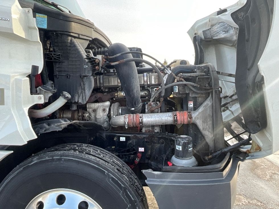 Day Cab Tractor-Heavy Duty Tractors-Freightliner-2019-T12664ST-Cambridge-ON-1,006,029\n\t\tkm-$ 35,750 - Image 15