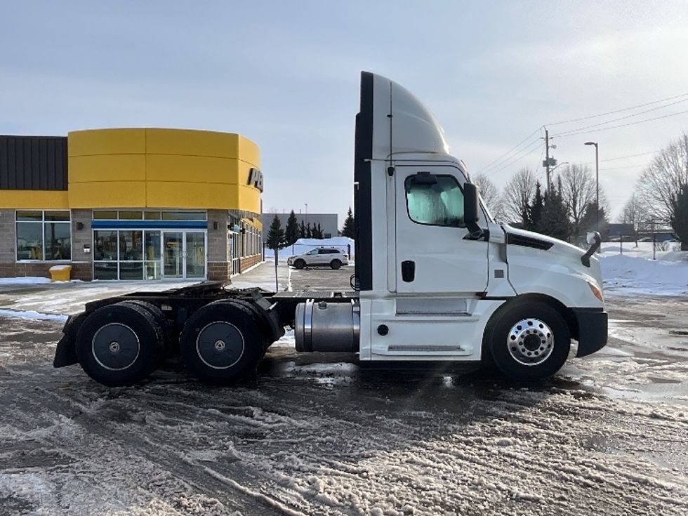 Day Cab Tractor-Heavy Duty Tractors-Freightliner-2019-T12664ST-Cambridge-ON-1,006,029\n\t\tkm-$ 35,750 - Image 8