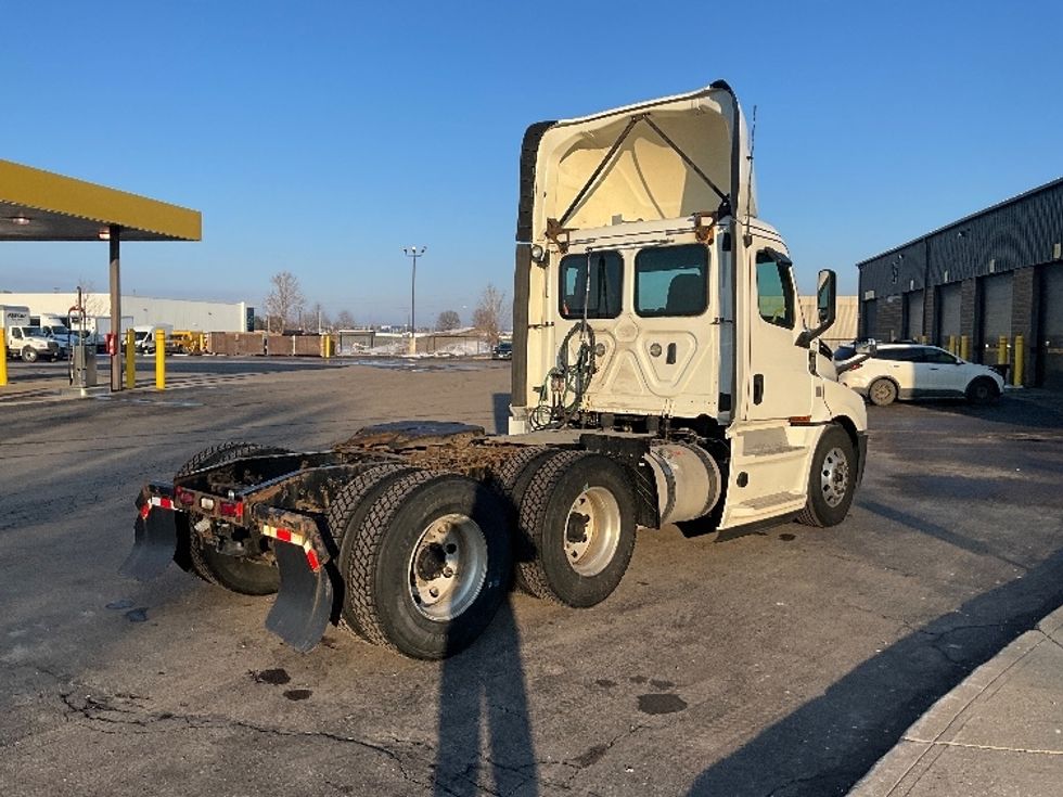 Day Cab Tractor-Heavy Duty Tractors-Freightliner-2019-T12664ST-Cambridge-ON-1,053,571\n\t\tkm-$ 32,250 - Image 7