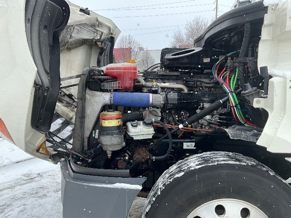 Day Cab Tractor-Heavy Duty Tractors-Freightliner-2019-T12664ST-Cambridge-ON-1,069,991\n\t\tkm-$ 31,000 - Image 16