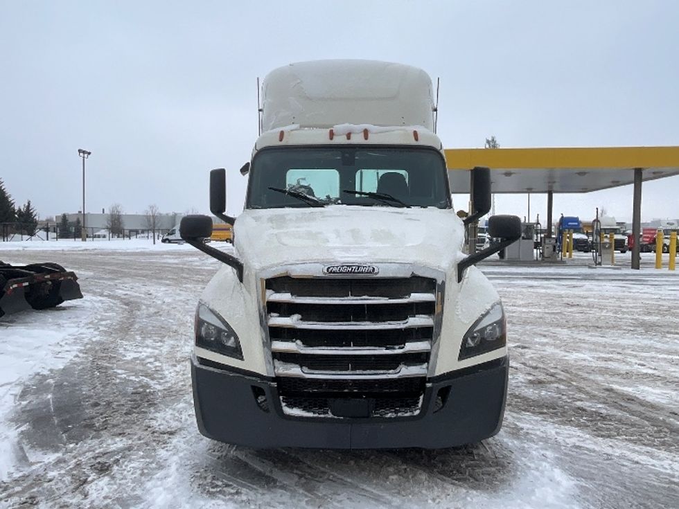 Day Cab Tractor-Heavy Duty Tractors-Freightliner-2019-T12664ST-Cambridge-ON-1,069,991\n\t\tkm-$ 31,000 - Image 2