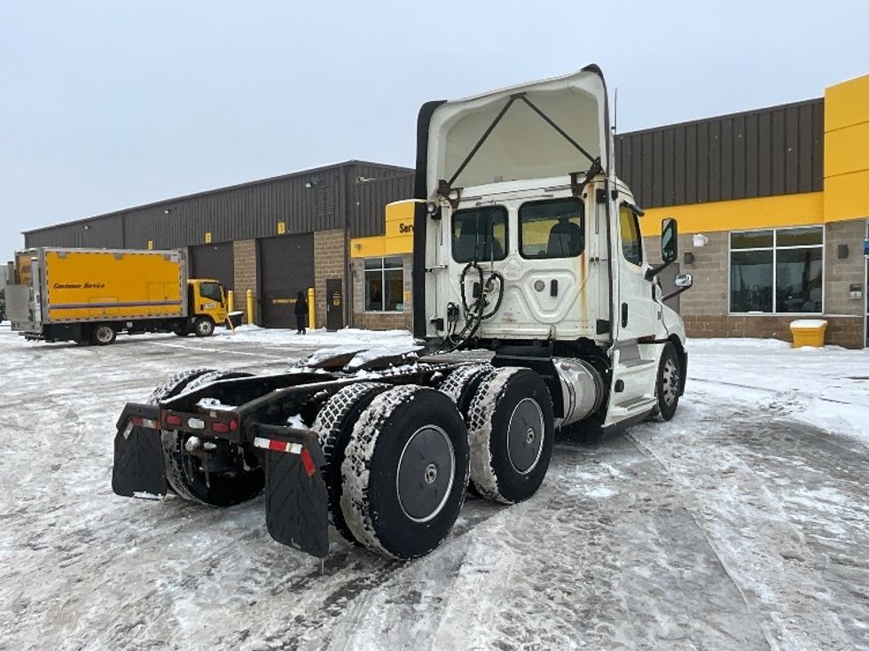 Day Cab Tractor-Heavy Duty Tractors-Freightliner-2019-T12664ST-Cambridge-ON-1,069,991\n\t\tkm-$ 31,000 - Image 7