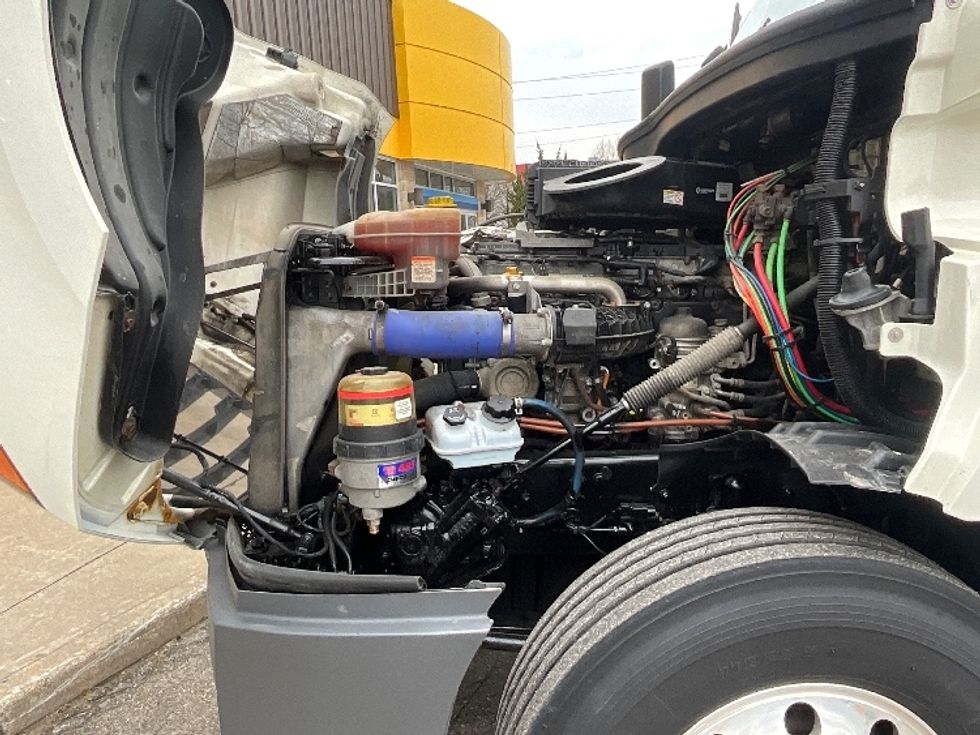 Day Cab Tractor-Heavy Duty Tractors-Freightliner-2019-T12664ST-Cambridge-ON-1,077,837\n\t\tkm-$ 32,500 - Image 16