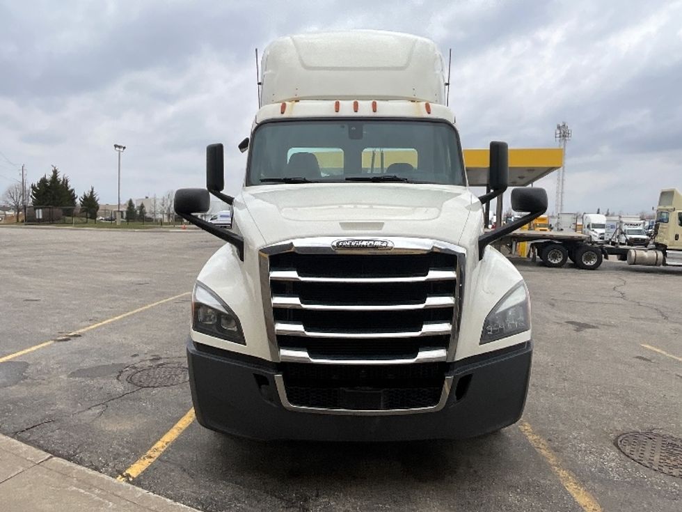Day Cab Tractor-Heavy Duty Tractors-Freightliner-2019-T12664ST-Cambridge-ON-1,077,837\n\t\tkm-$ 32,500 - Image 2