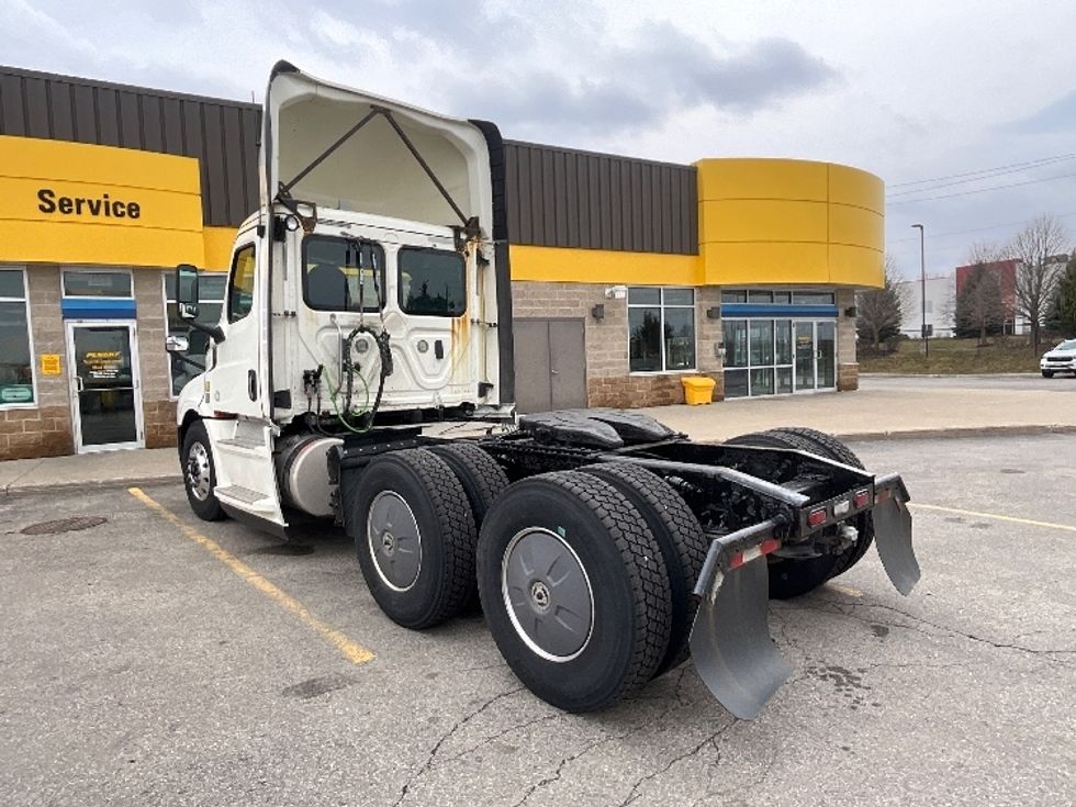 Day Cab Tractor-Heavy Duty Tractors-Freightliner-2019-T12664ST-Cambridge-ON-1,077,837\n\t\tkm-$ 32,500 - Image 5
