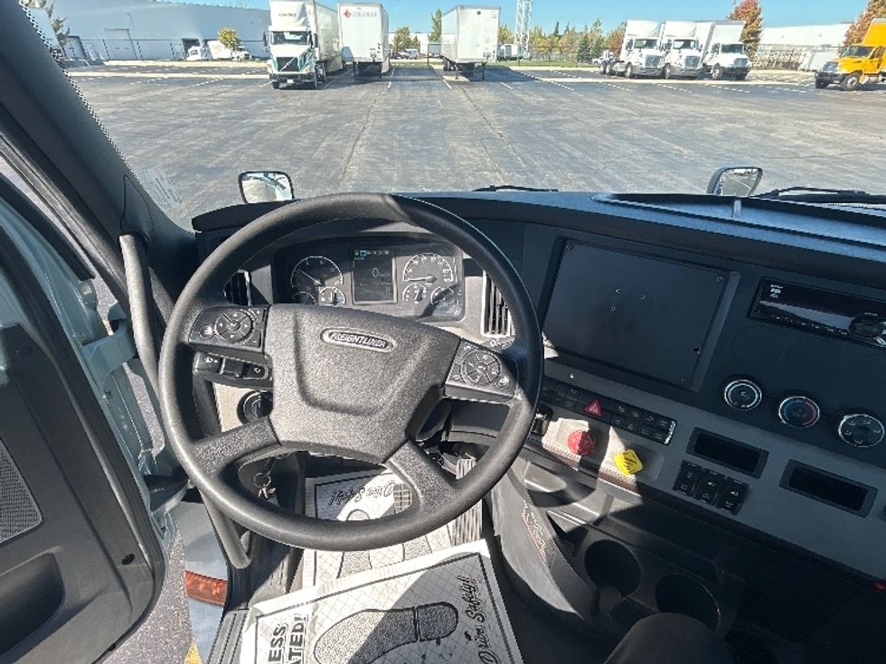 Day Cab Tractor-Heavy Duty Tractors-Freightliner-2019-T12664ST-Cambridge-ON-124,170\n\t\tkm-$ 78,500 - Image 11