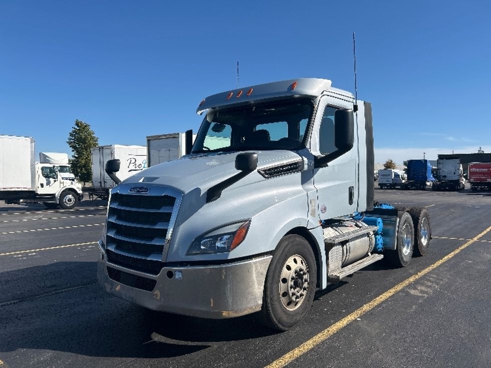 Day Cab Tractor-Heavy Duty Tractors-Freightliner-2019-T12664ST-Cambridge-ON-124,170\n\t\tkm-$ 78,500 - Image 3