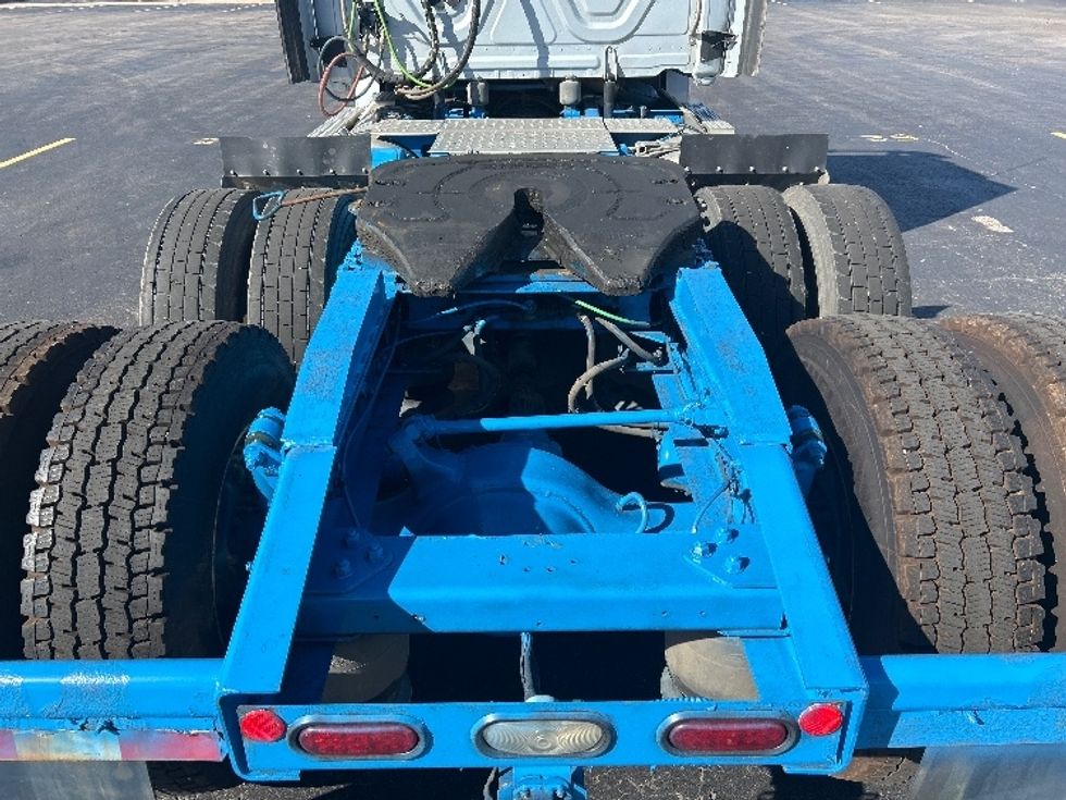 Day Cab Tractor-Heavy Duty Tractors-Freightliner-2019-T12664ST-Cambridge-ON-124,170\n\t\tkm-$ 78,500 - Image 6