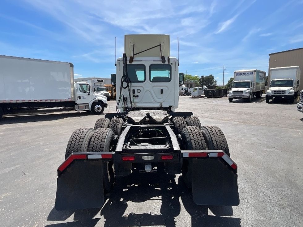Day Cab Tractor-Heavy Duty Tractors-Freightliner-2019-T12664ST-Cambridge-ON-399,401\n\t\tkm-$ 64,250 - Image 6