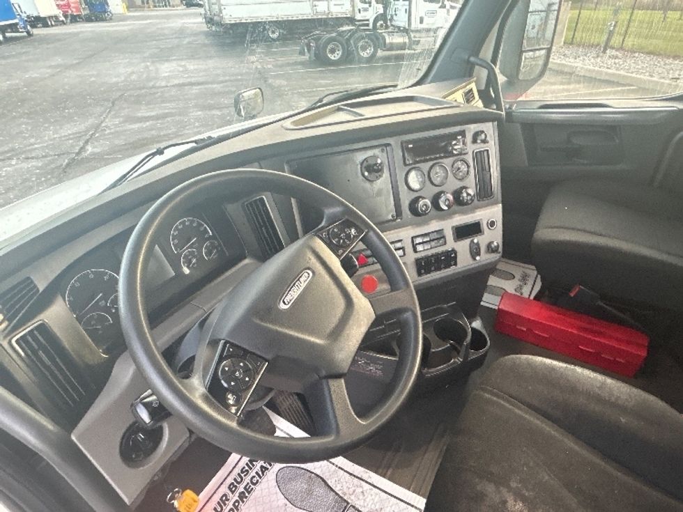 Day Cab Tractor-Heavy Duty Tractors-Freightliner-2019-T12664ST-Cambridge-ON-421,319\n\t\tkm-$ 66,250 - Image 10