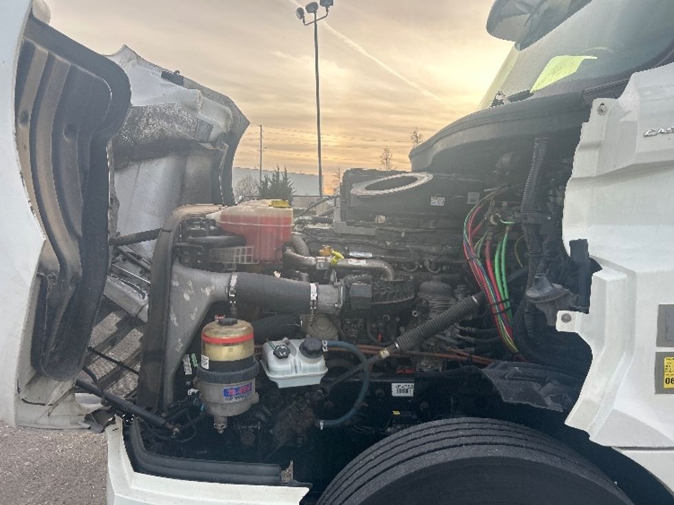 Day Cab Tractor-Heavy Duty Tractors-Freightliner-2019-T12664ST-Cambridge-ON-421,319\n\t\tkm-$ 66,250 - Image 16