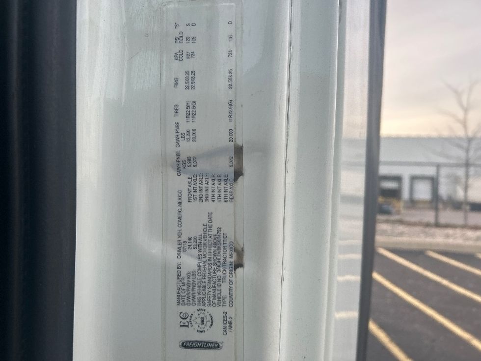 Day Cab Tractor-Heavy Duty Tractors-Freightliner-2019-T12664ST-Cambridge-ON-421,319\n\t\tkm-$ 66,250 - Image 17