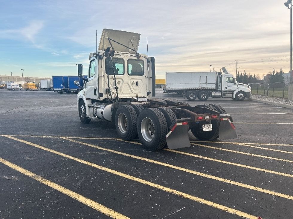 Day Cab Tractor-Heavy Duty Tractors-Freightliner-2019-T12664ST-Cambridge-ON-421,319\n\t\tkm-$ 66,250 - Image 5