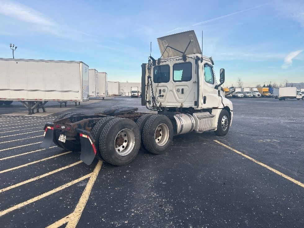 Day Cab Tractor-Heavy Duty Tractors-Freightliner-2019-T12664ST-Cambridge-ON-421,319\n\t\tkm-$ 66,250 - Image 7